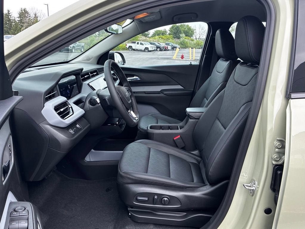 New 2027 Chevrolet Bolt LT w/ Comfort Package FWD image 6