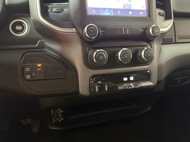 Used 2024 RAM 3500 Big Horn AWD/4WD image 17