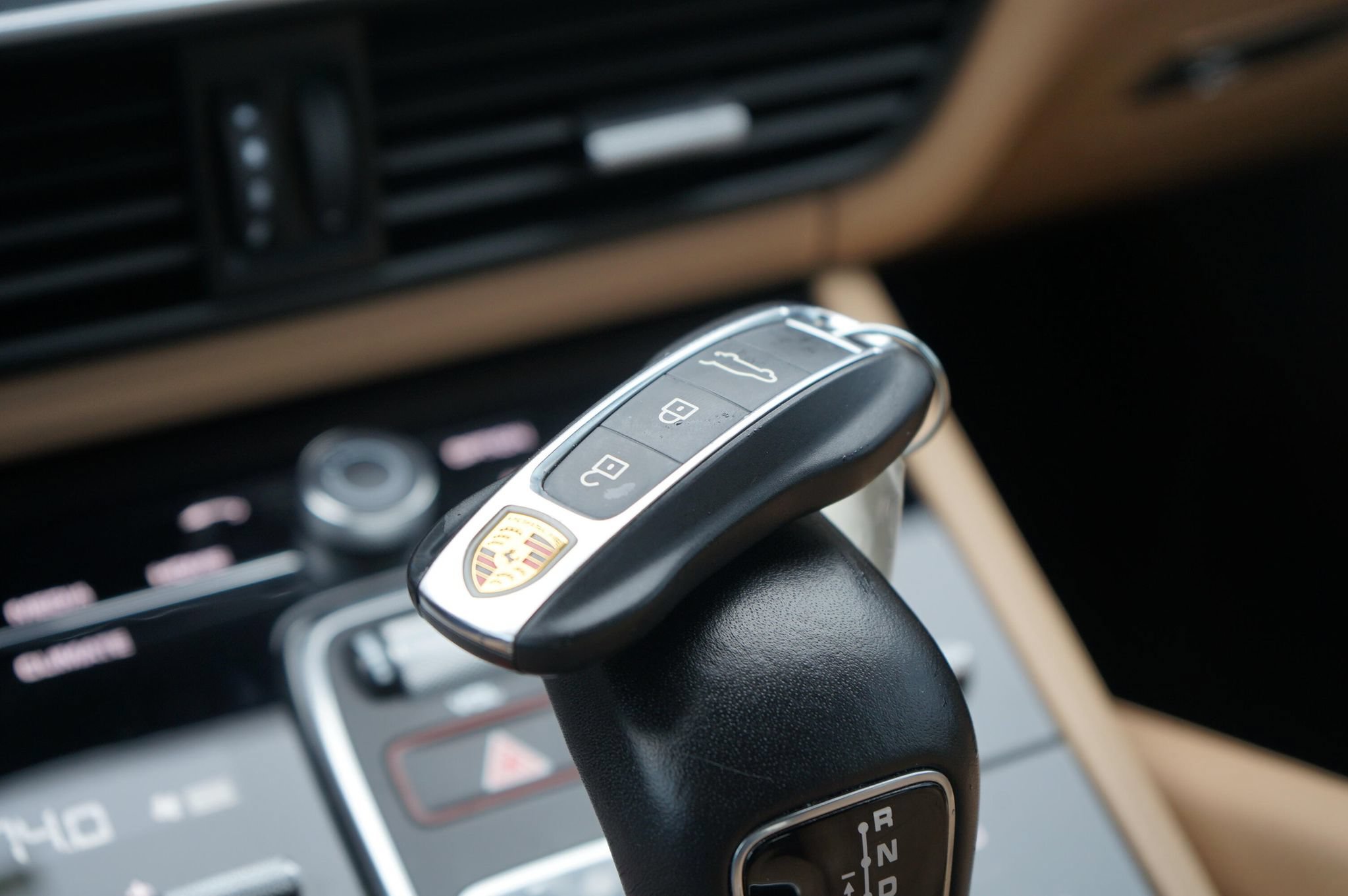Used 2021 Porsche Cayenne AWD/4WD image 24