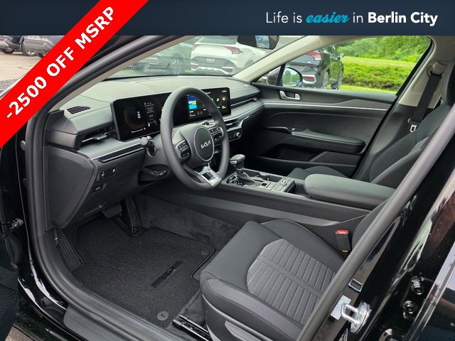 New 2025 Kia K5 LXS image 13