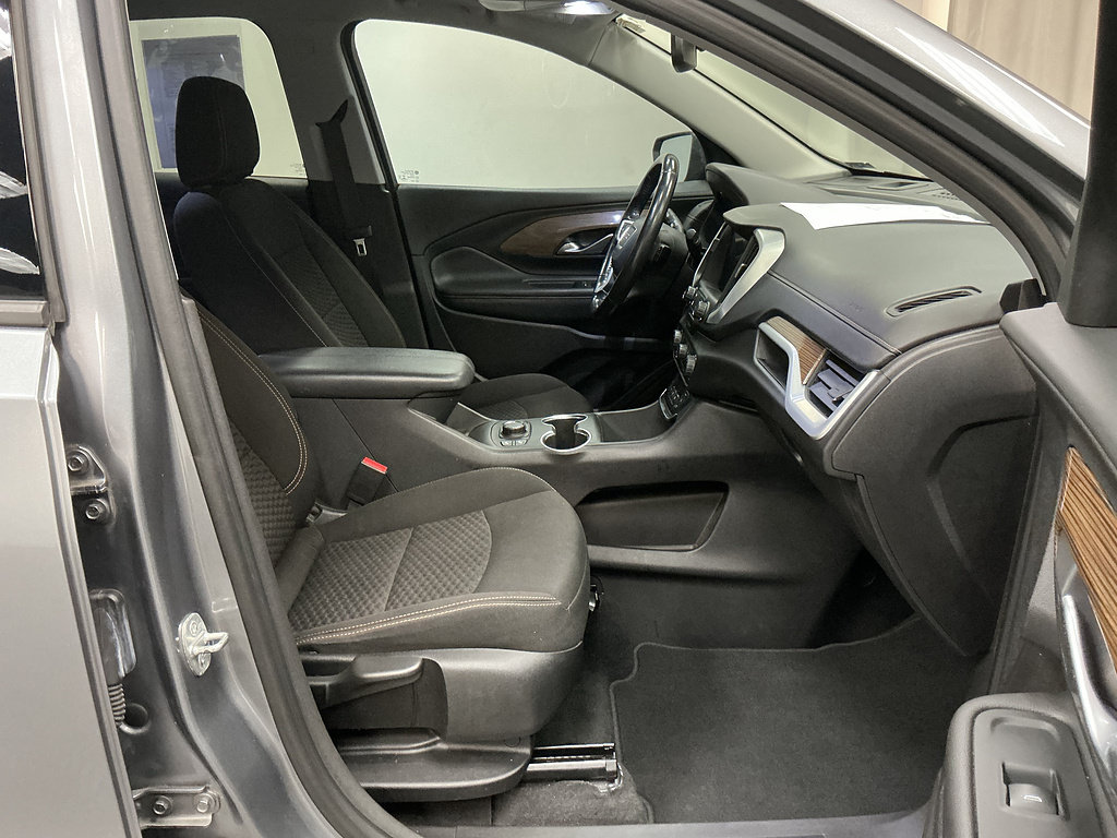 Used 2020 GMC Terrain SLE w/ Driver Convenience Package AWD/4WD image 8