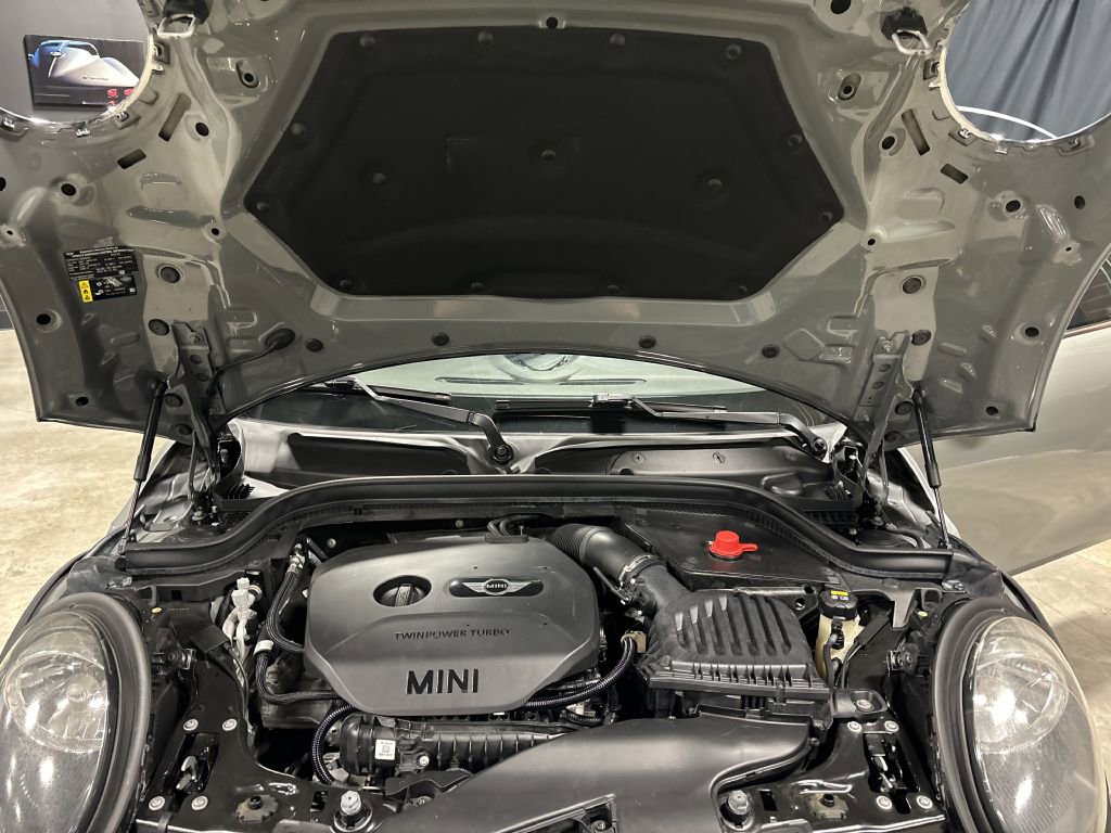 Used 2019 MINI Cooper 2-Door Hardtop w/ Storage Package image 64