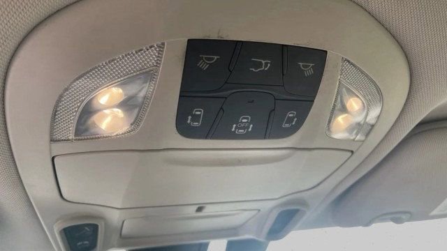 Used 2020 Chrysler Pacifica Limited FWD image 18