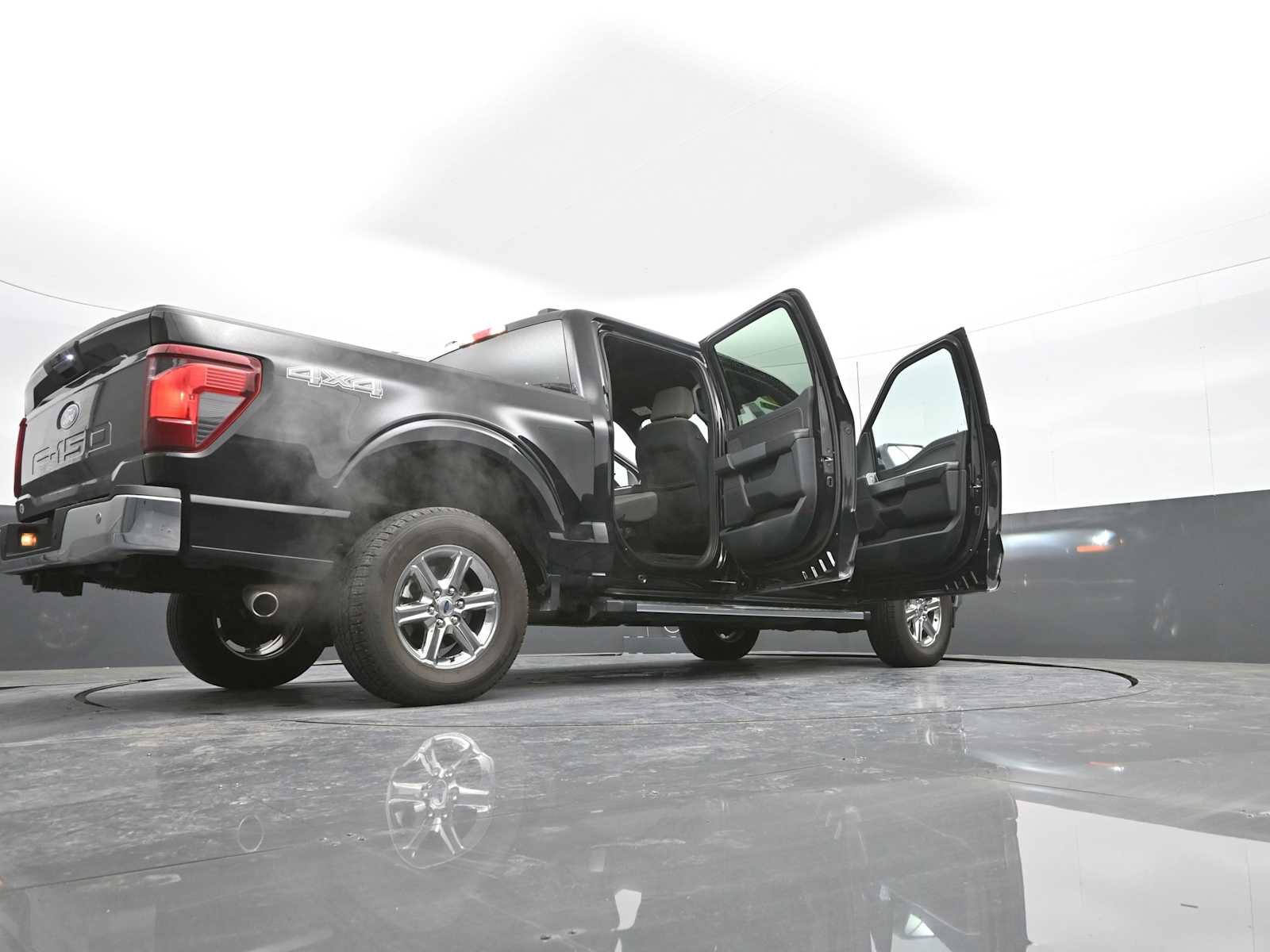 Used 2024 Ford F150 XLT w/ Mobile Office Package image 41