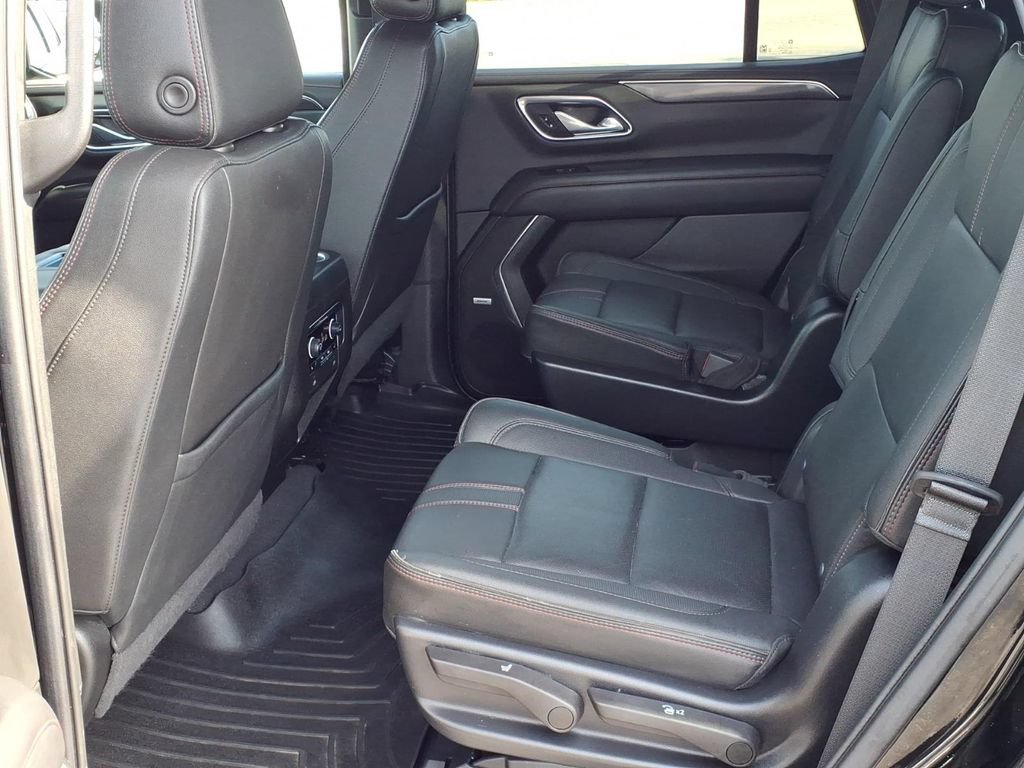 Used 2022 Chevrolet Tahoe RST w/ Luxury Package AWD/4WD image 31