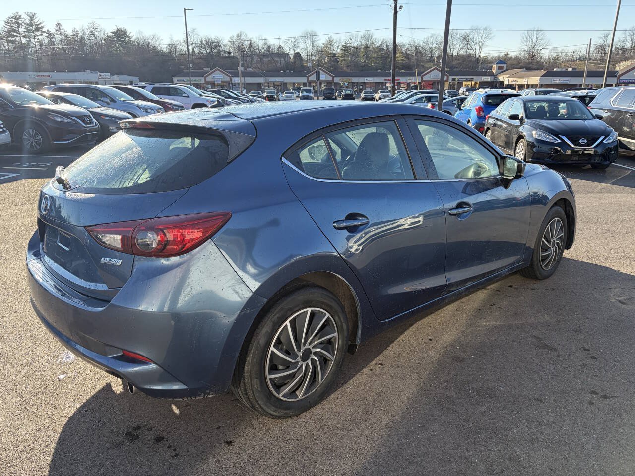 Used 2017 MAZDA MAZDA3 Touring FWD image 6