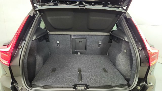 New 2026 Volvo XC40 B5 Plus w/ Protection Package Premier AWD/4WD image 37