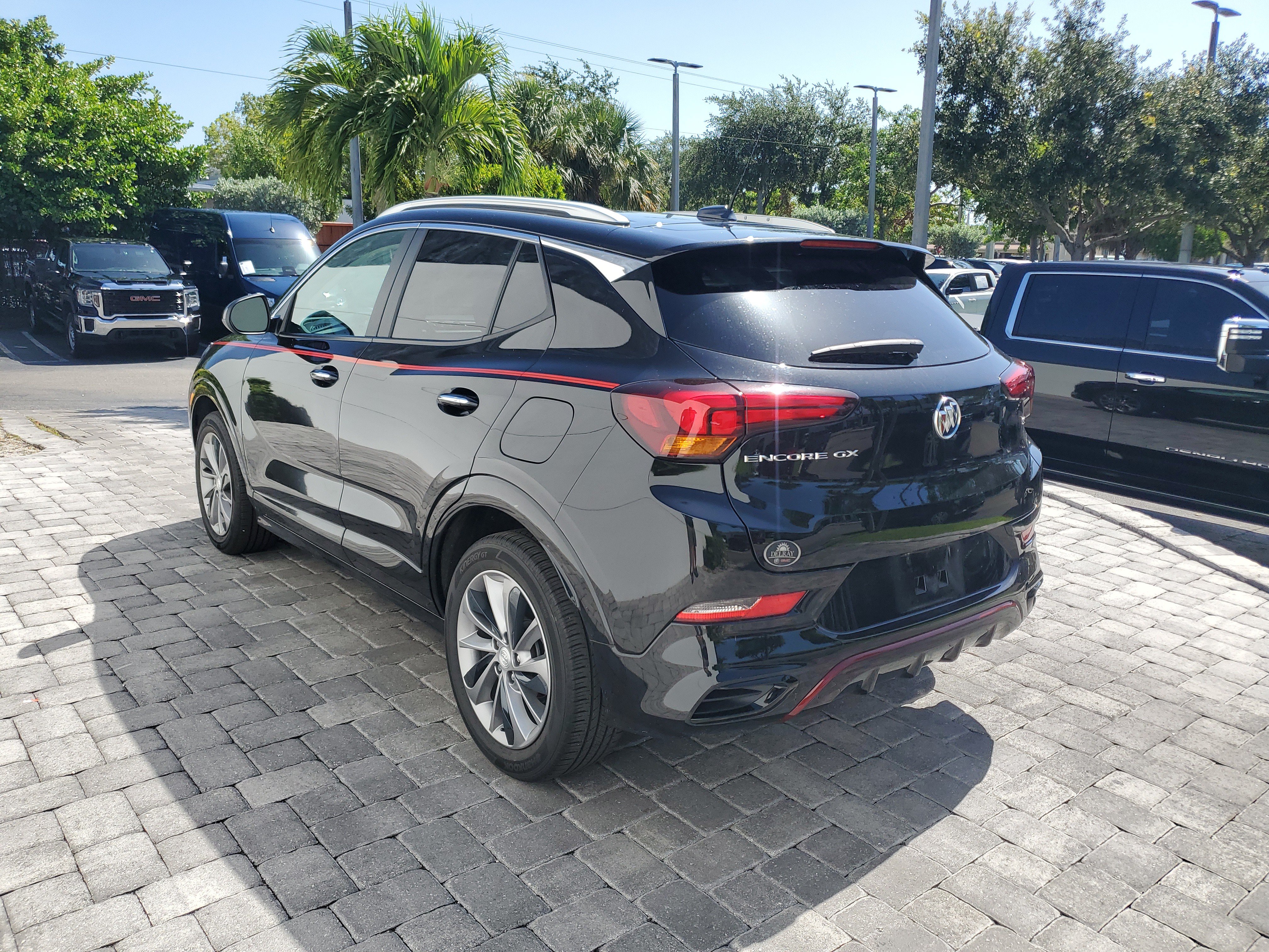 Used 2023 Buick Encore GX Select w/ Sport Touring Package FWD image 4