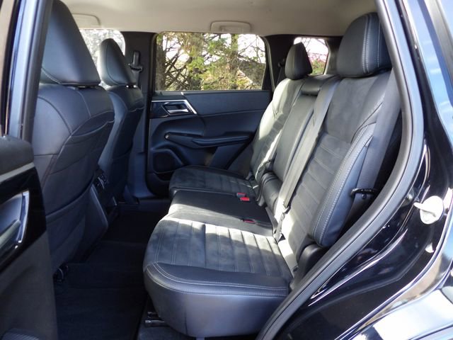 Used 2024 Mitsubishi Outlander SE image 9