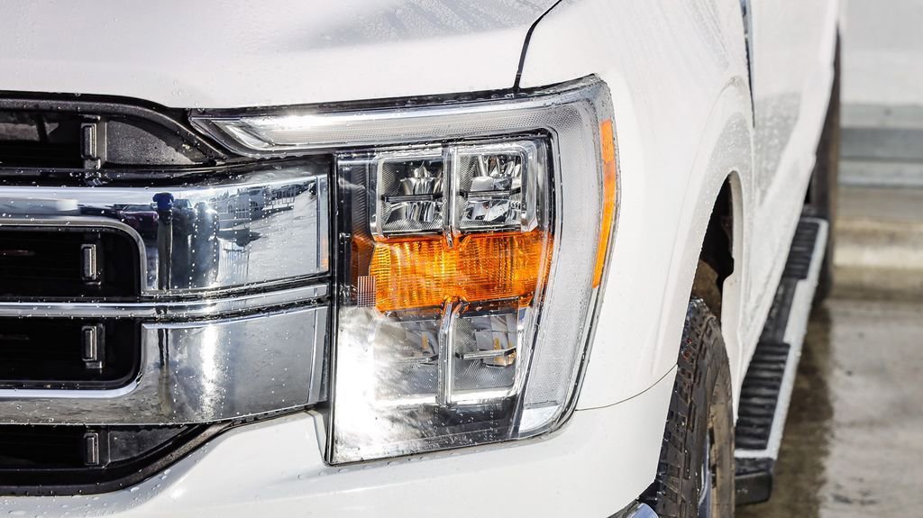 Used 2022 Ford F150 Lariat w/ Trailer Tow Package image 5