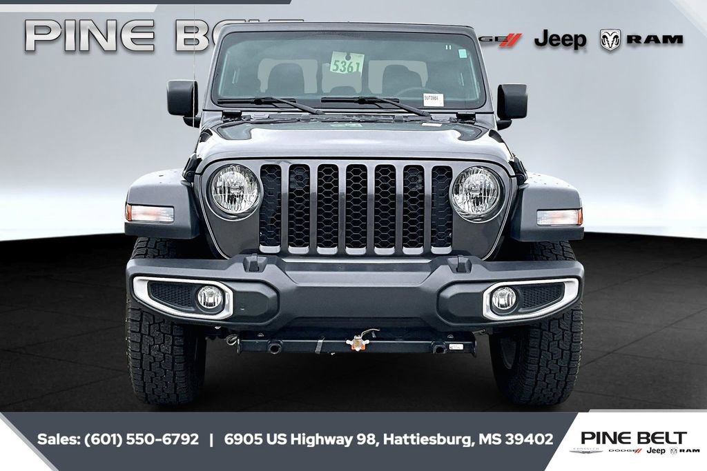 Used 2023 Jeep Gladiator Sport image 3