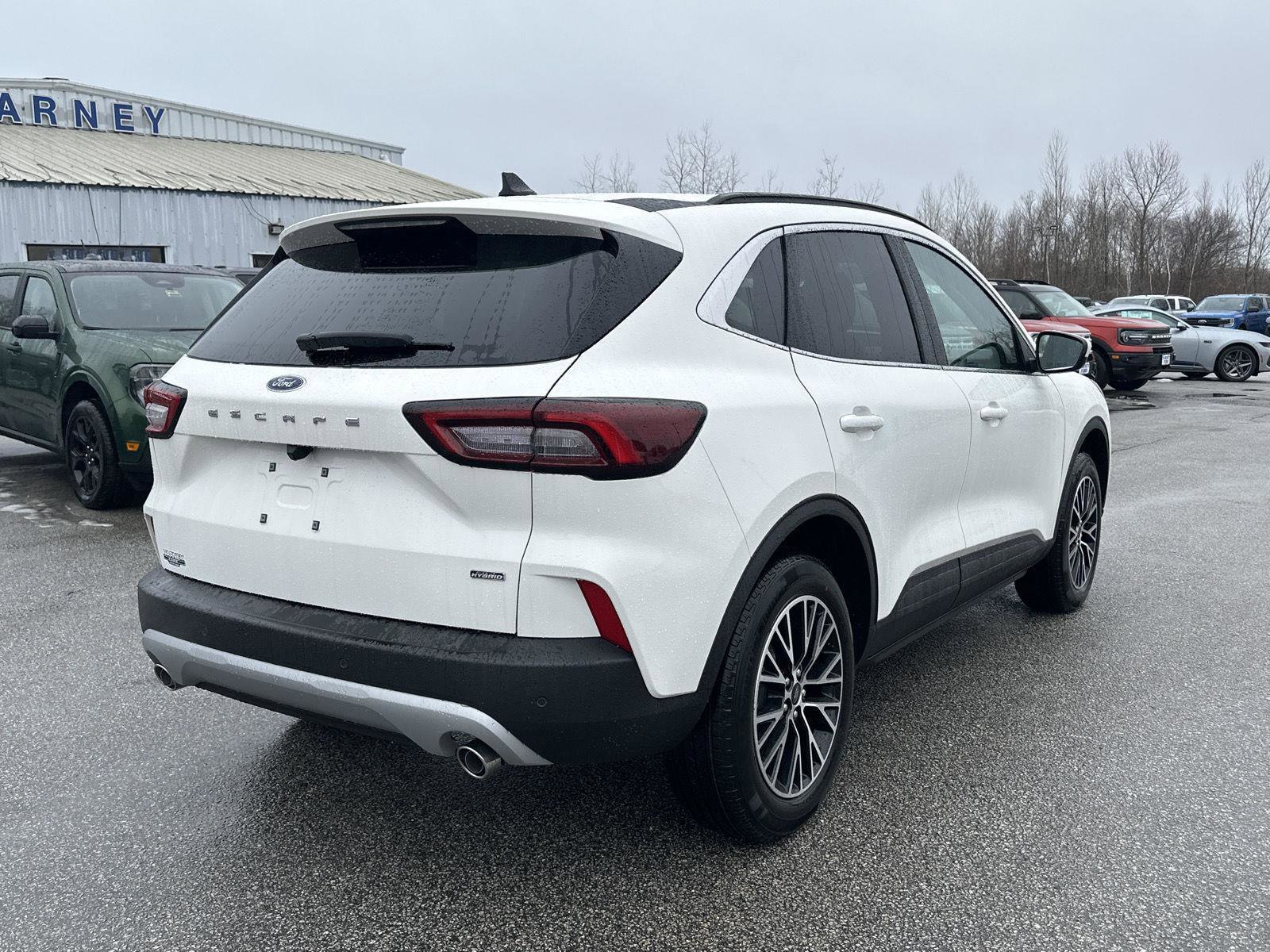 New 2025 Ford Escape PHEV image 5