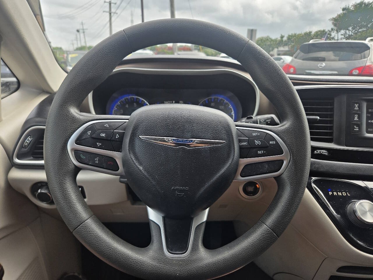 Used 2017 Chrysler Pacifica LX FWD image 51
