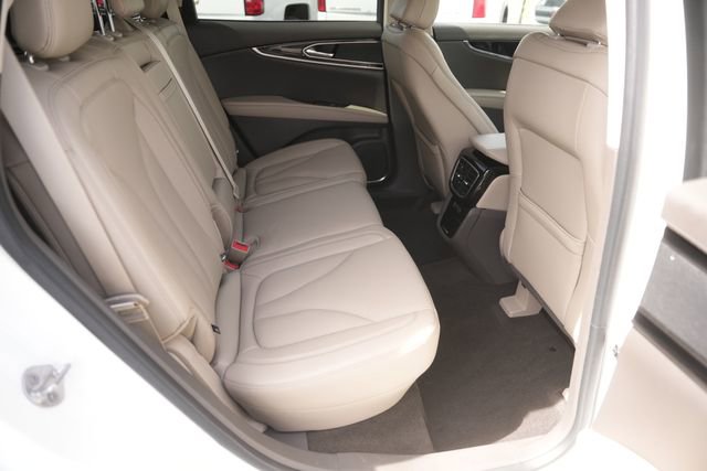 Used 2022 Lincoln Nautilus Reserve image 16