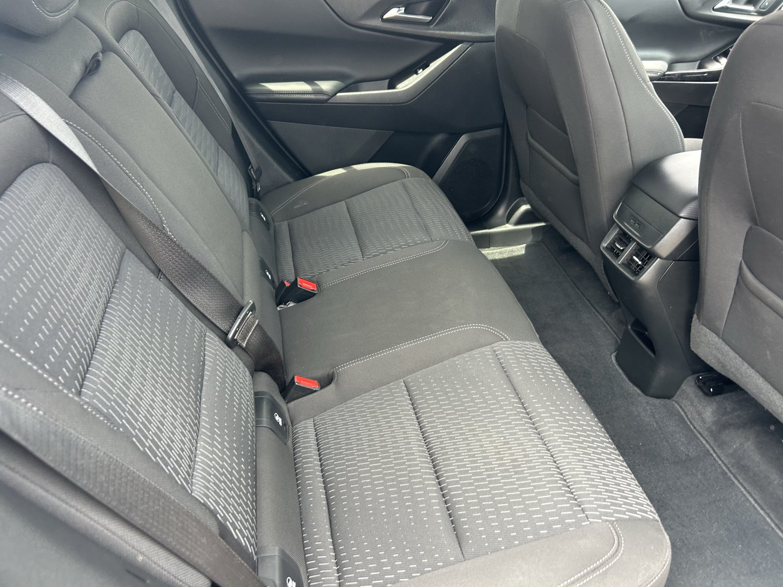 Used 2025 Chevrolet Equinox LT FWD image 14