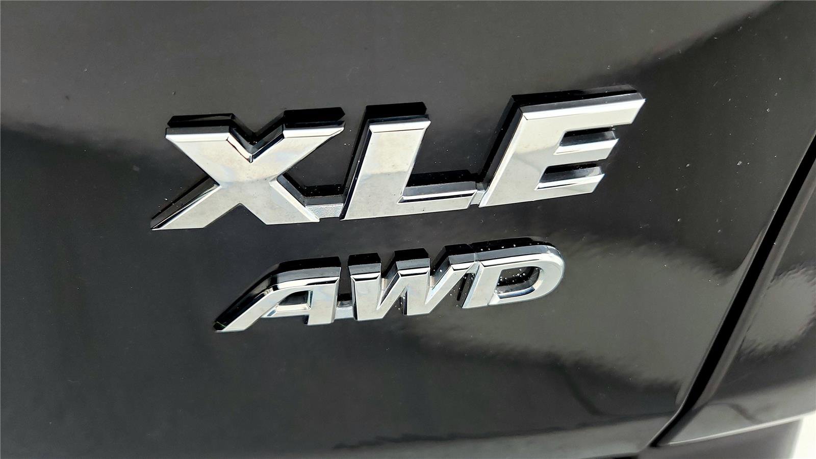 Used 2023 Toyota RAV4 XLE w/ XLE Grade Weather Package image 14