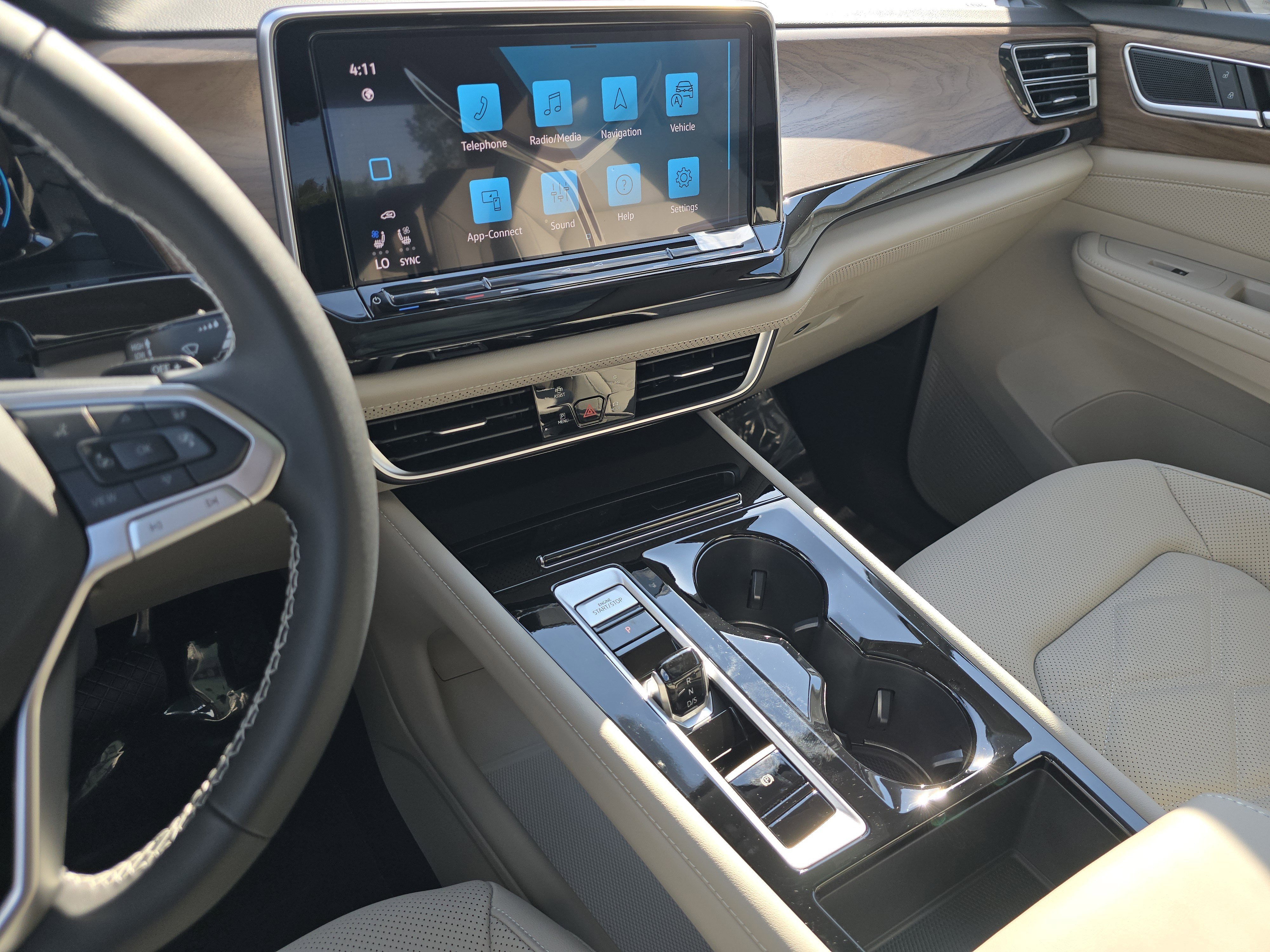 New 2026 Volkswagen Atlas SE image 24