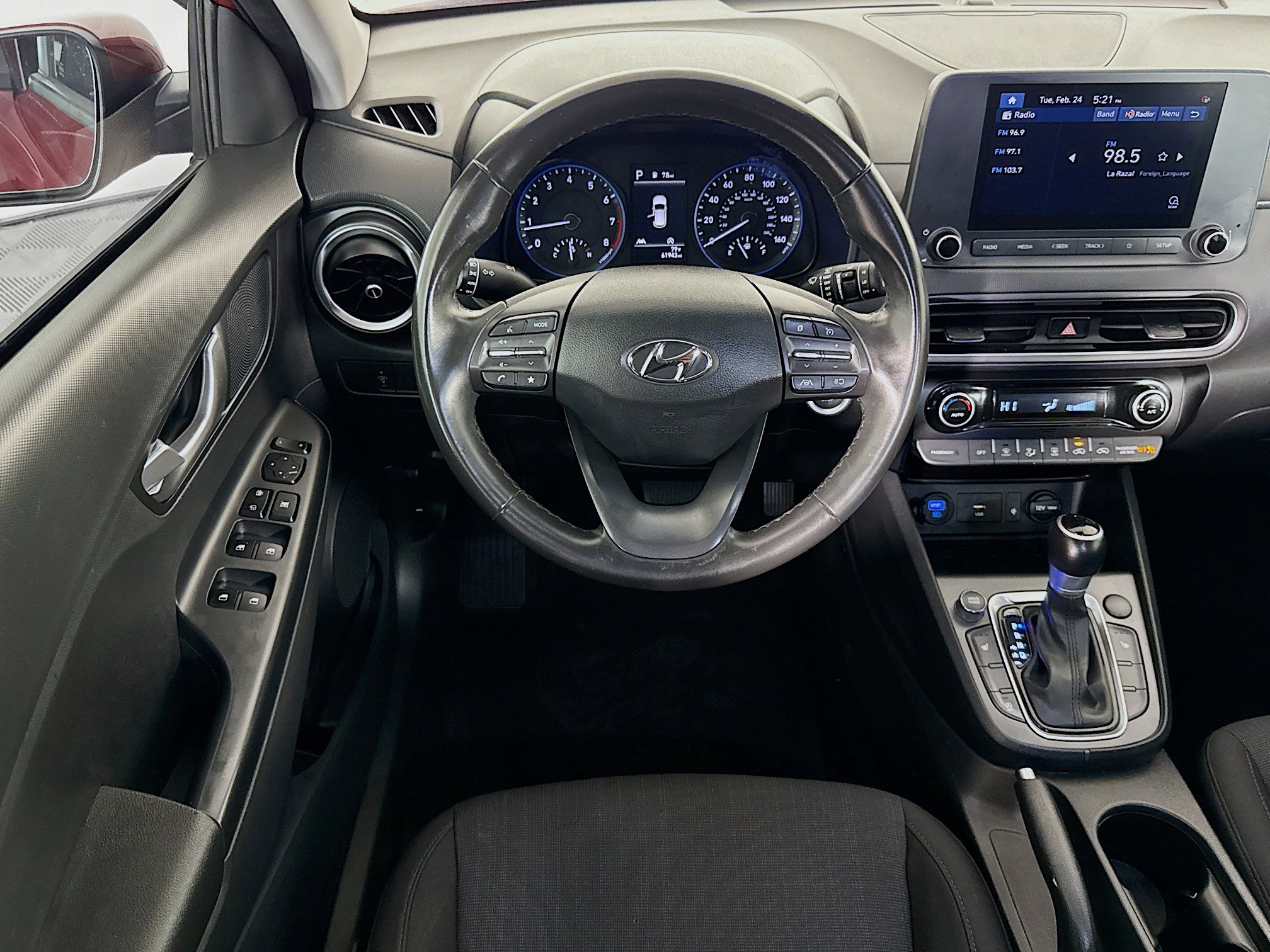 Used 2022 Hyundai Kona SEL w/ Convenience Package image 16