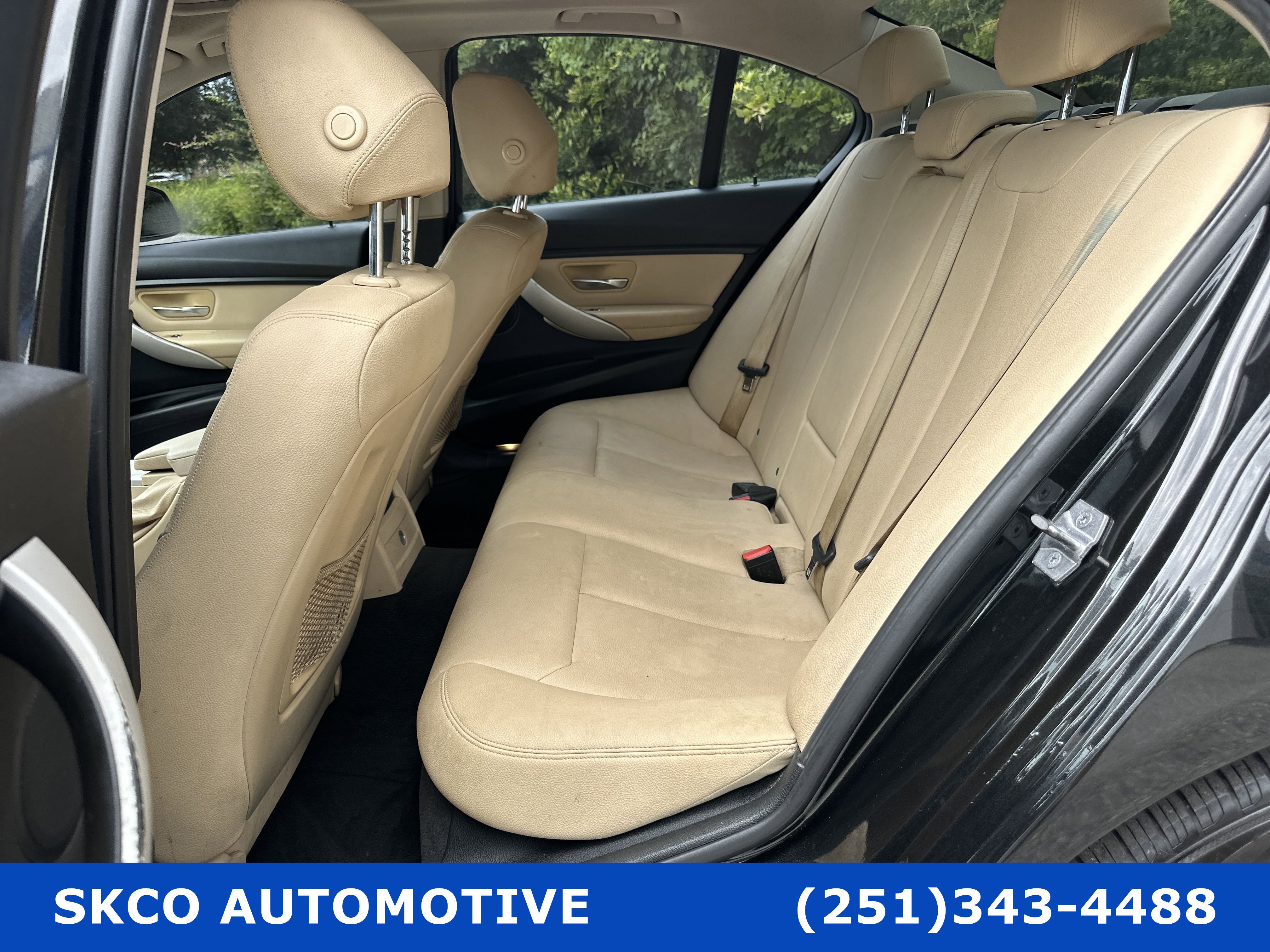 Used 2018 BMW 320i Sedan w/ Premium Package RWD image 14