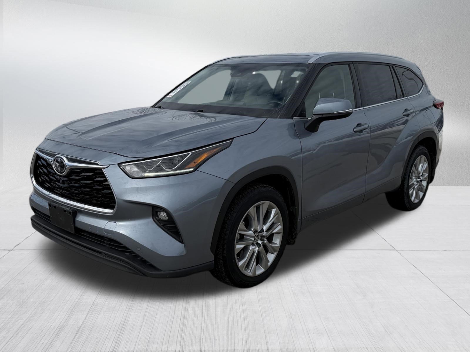Used 2020 Toyota Highlander Limited image 3