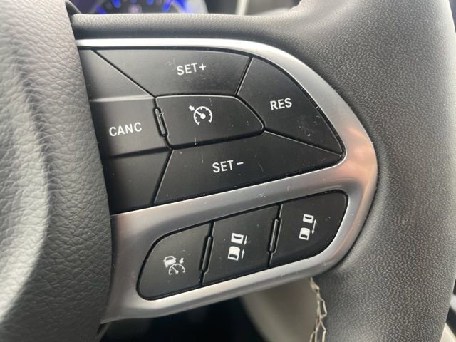 Used 2024 Chrysler Pacifica Touring-L image 22