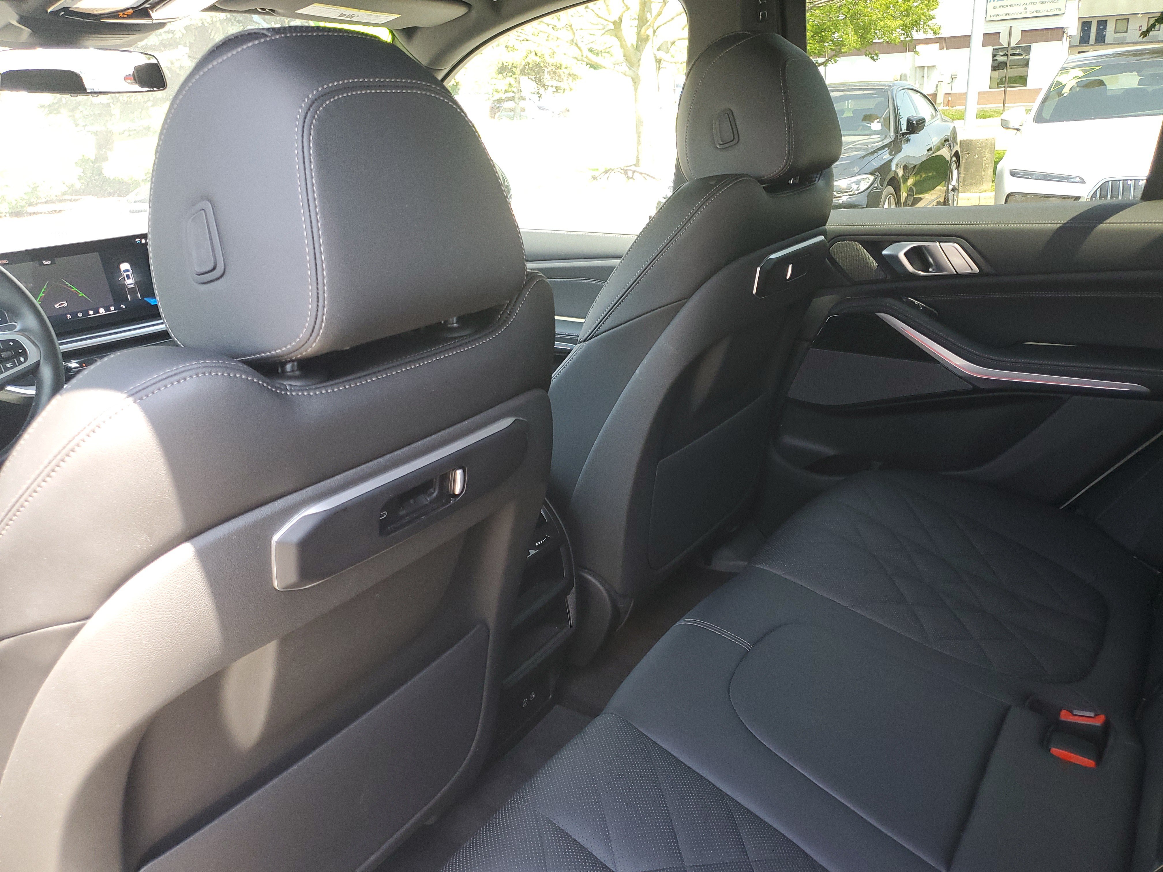 Used 2024 BMW X5 xDrive40i w/ M Sport Package AWD/4WD image 28