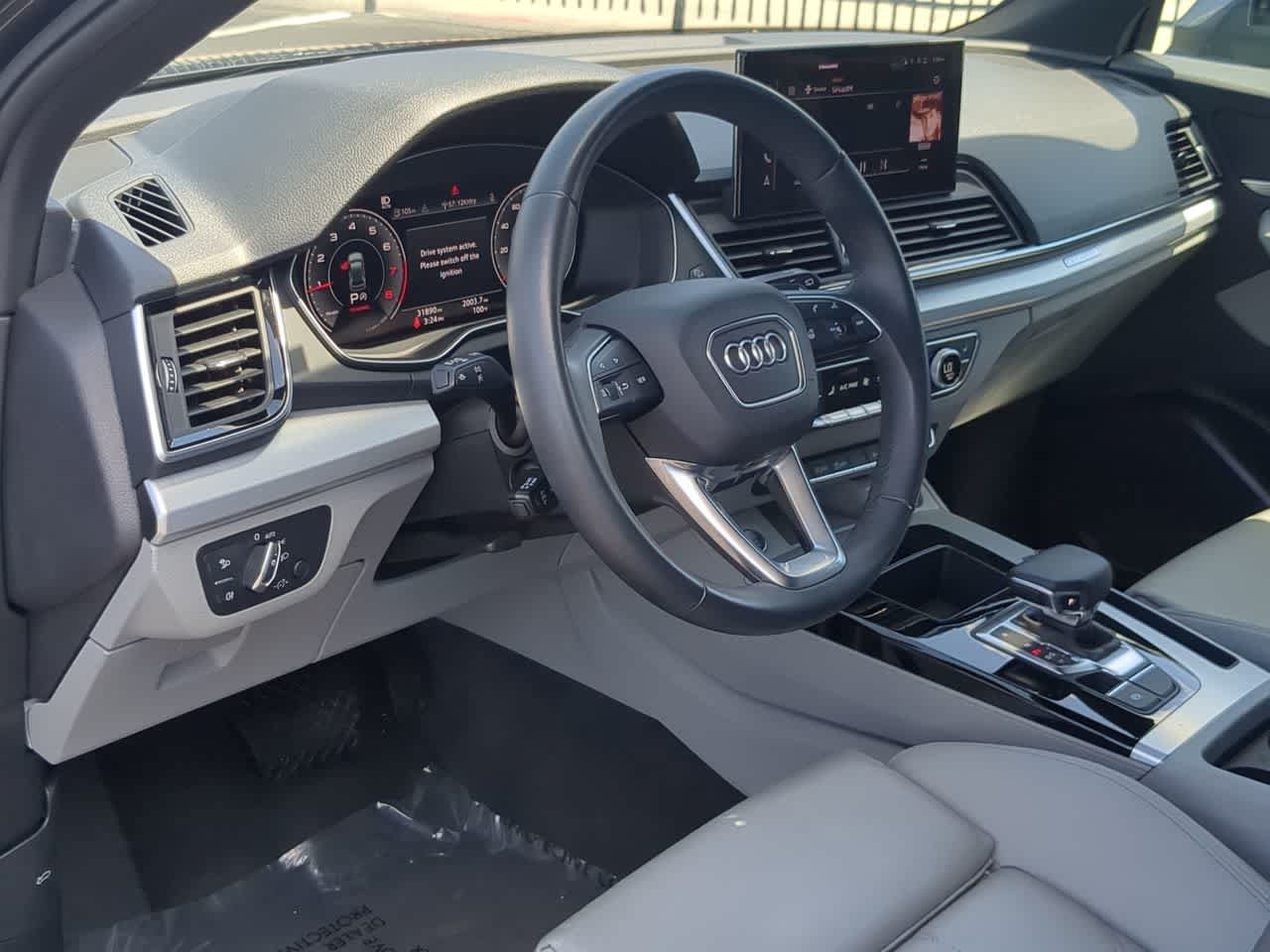 Used 2024 Audi Q5 2.0T Premium w/ Summer of Audi Package AWD/4WD image 10