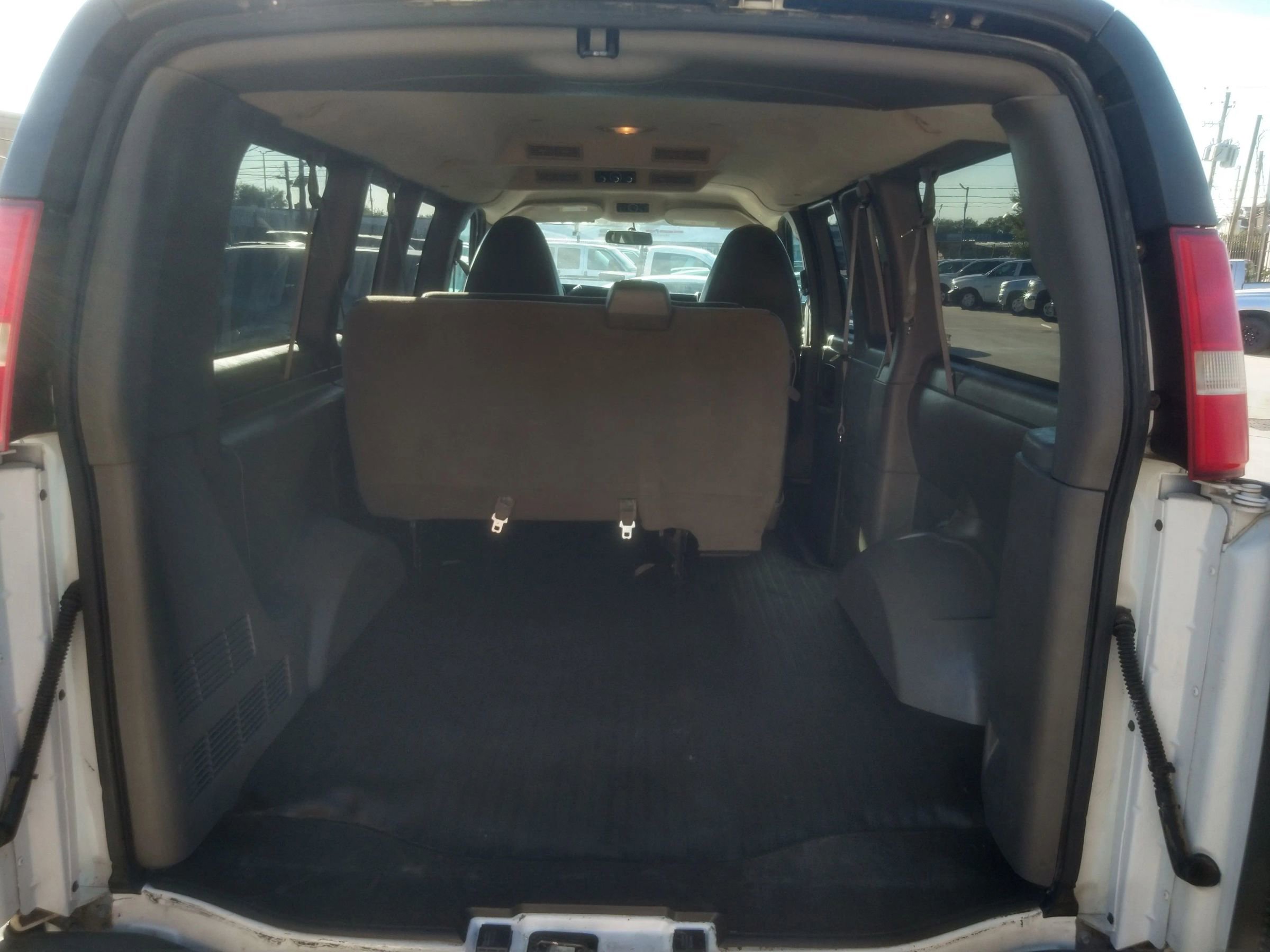 Used 2015 Chevrolet Express 2500 LS image 16