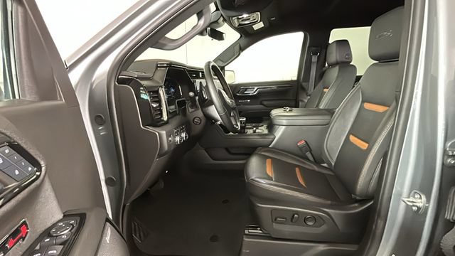 Used 2024 GMC Sierra 1500 AT4 w/ Technology Package AWD/4WD image 11