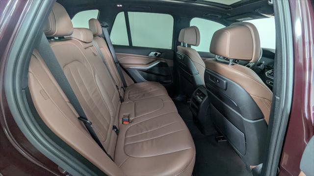 Used 2020 BMW X5 sDrive40i w/ Luxury Seating Package image 18