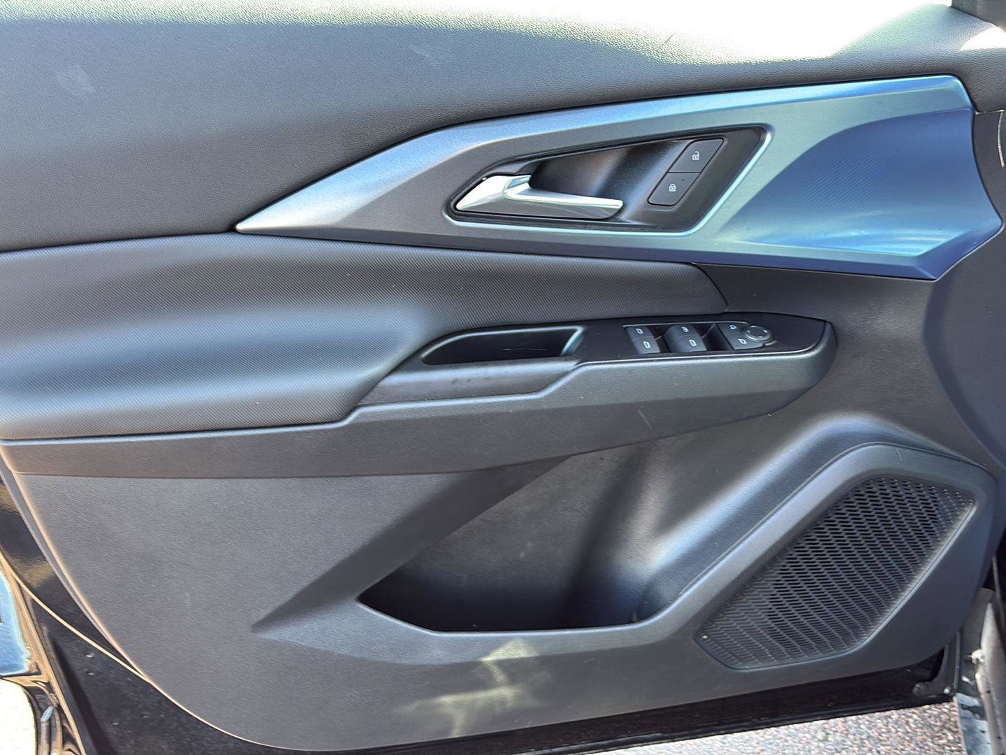 Used 2024 Chevrolet Equinox EV LT w/ LPO, Trailering Package image 12