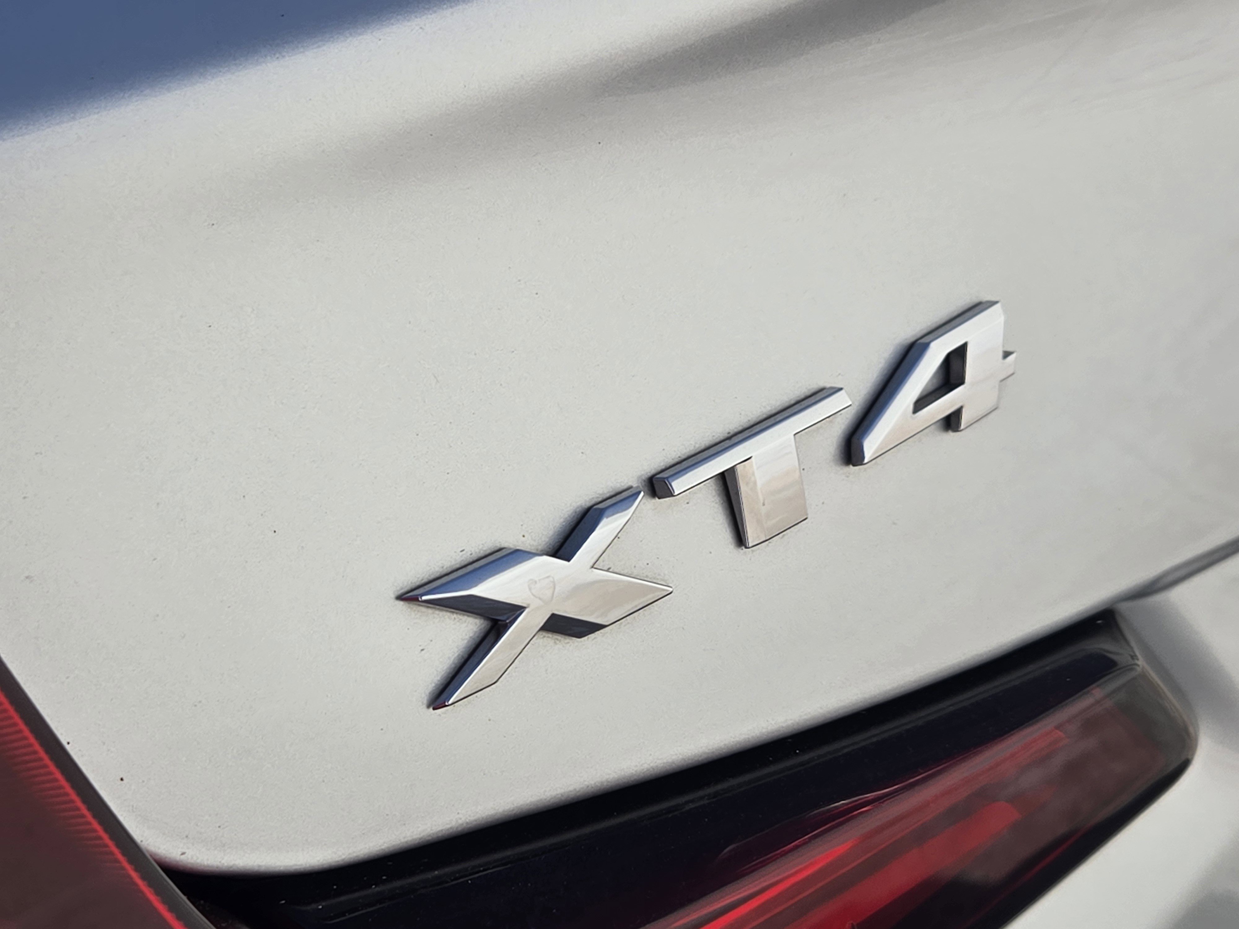 Used 2022 Cadillac XT4 Luxury w/ Cold Weather Package image 12