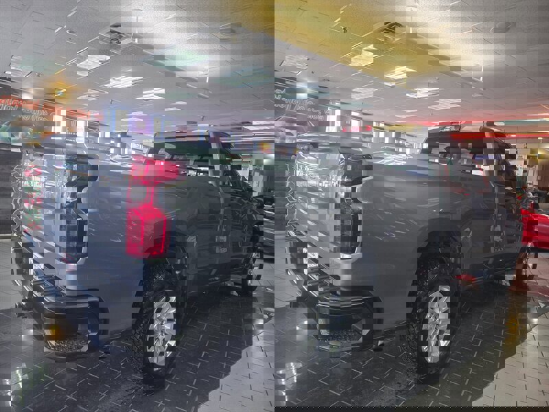 Used 2021 Chevrolet Silverado 1500 W/T w/ WT Value Package AWD/4WD image 4