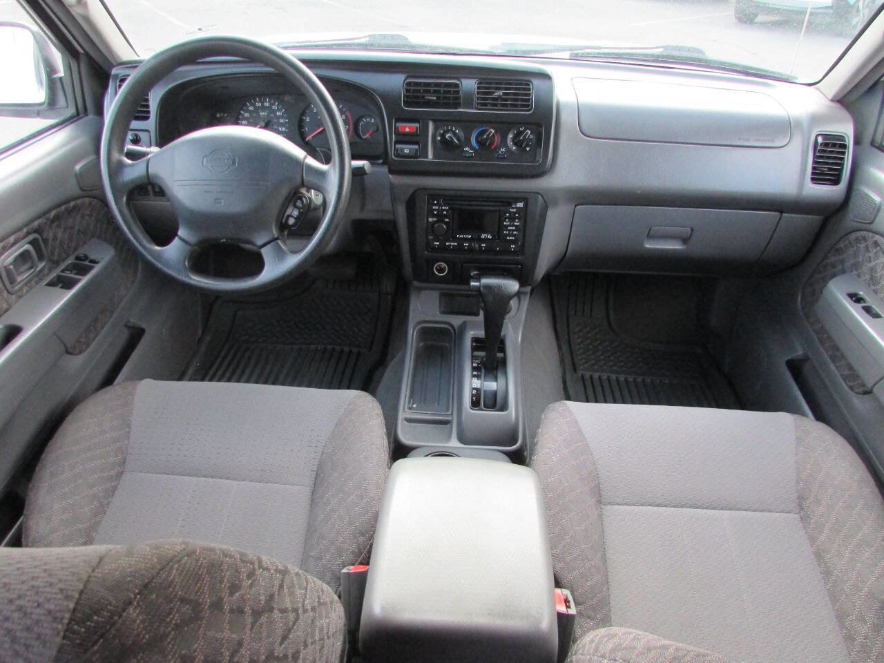 Used 2000 Nissan Xterra XE image 24