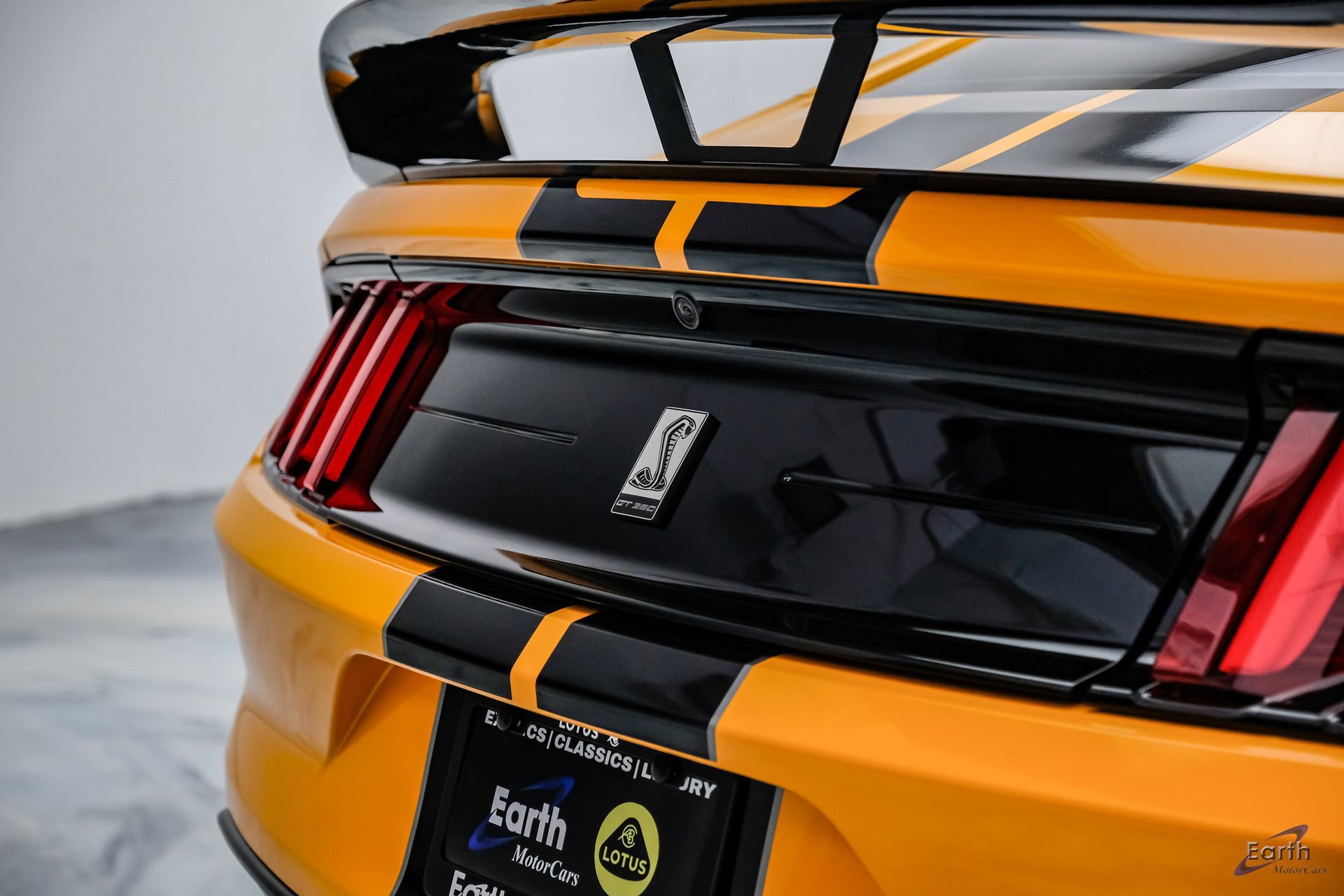 Used 2019 Ford Mustang Shelby GT350 w/ Technology Package RWD image 15