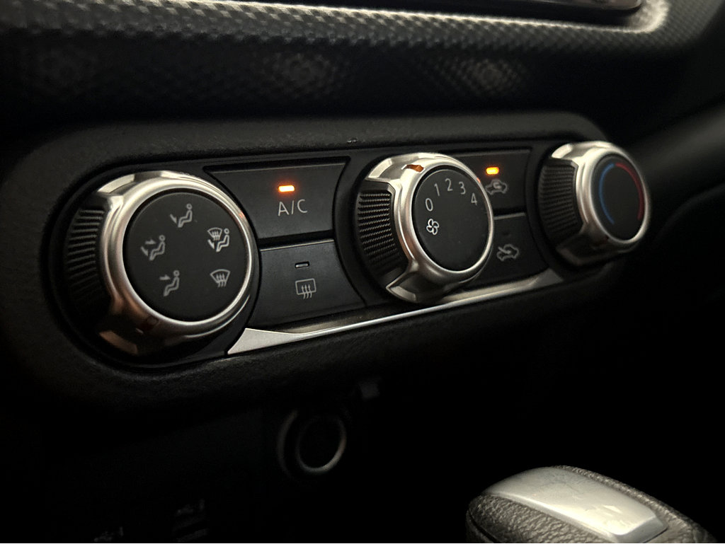 Used 2023 Nissan Kicks SV FWD image 9