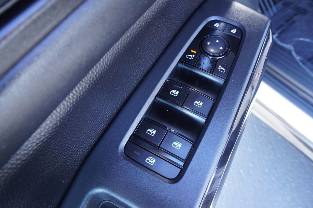 Certified 2025 Nissan Pathfinder SV image 16