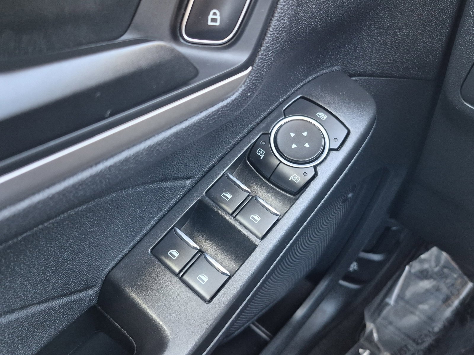 Used 2022 Ford Escape SE image 13