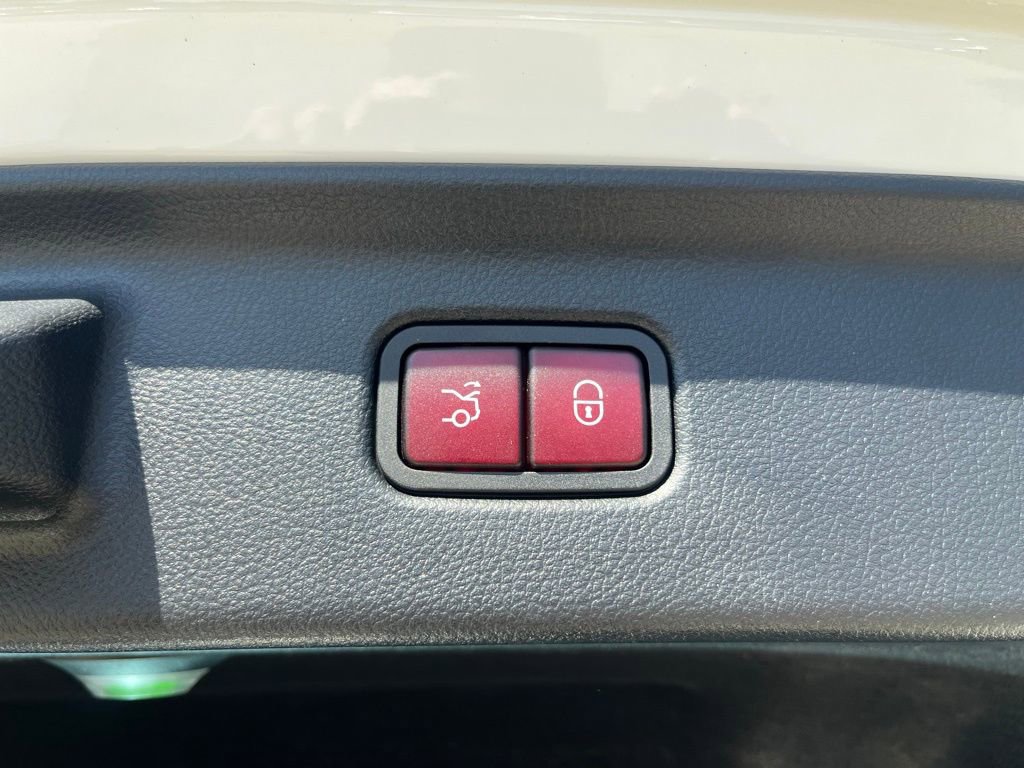 Used 2022 Mercedes-Benz S 500 4MATIC w/ AMG Line Package image 23