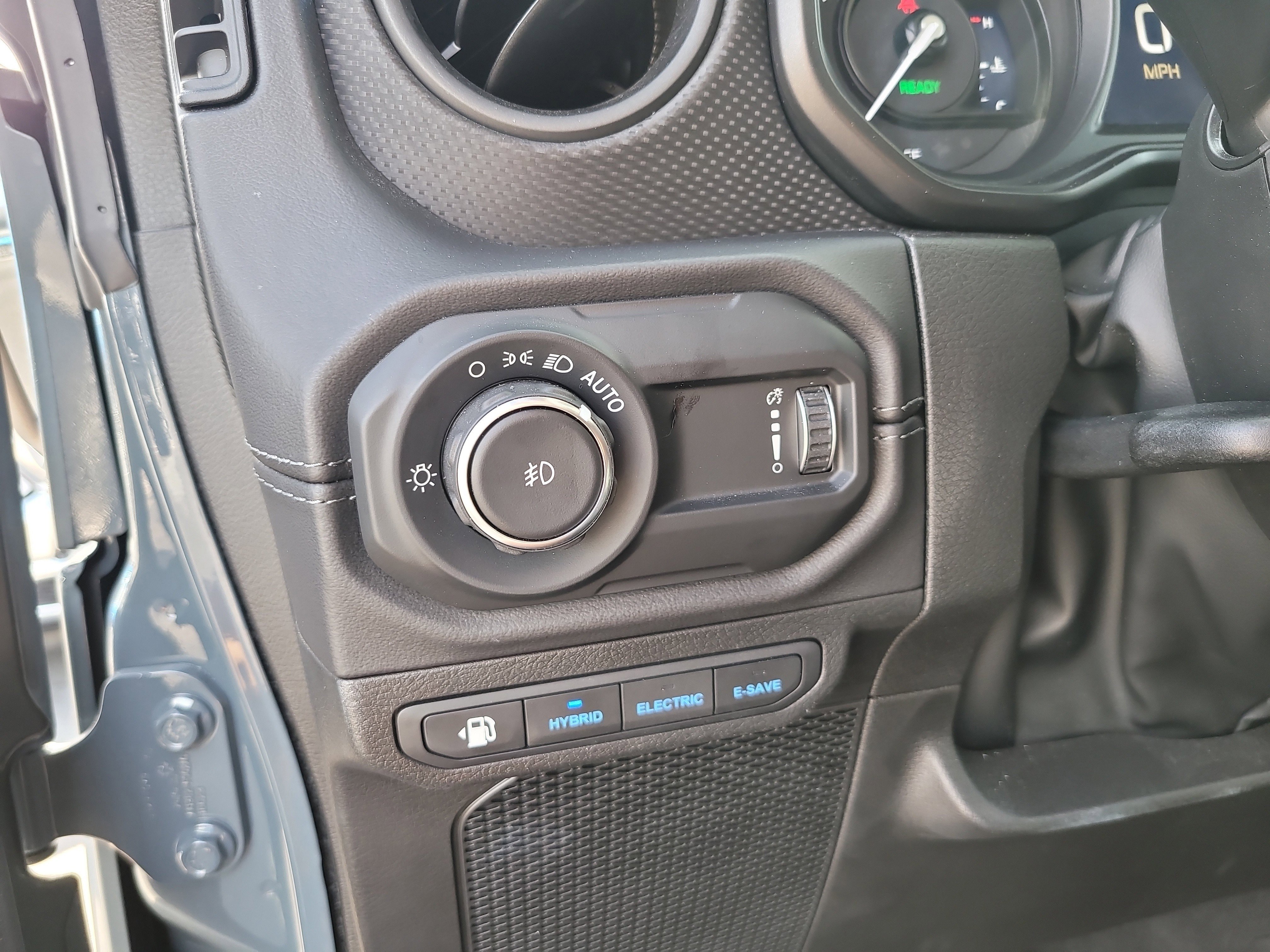 Used 2024 Jeep Wrangler Unlimited Rubicon 4xe image 31