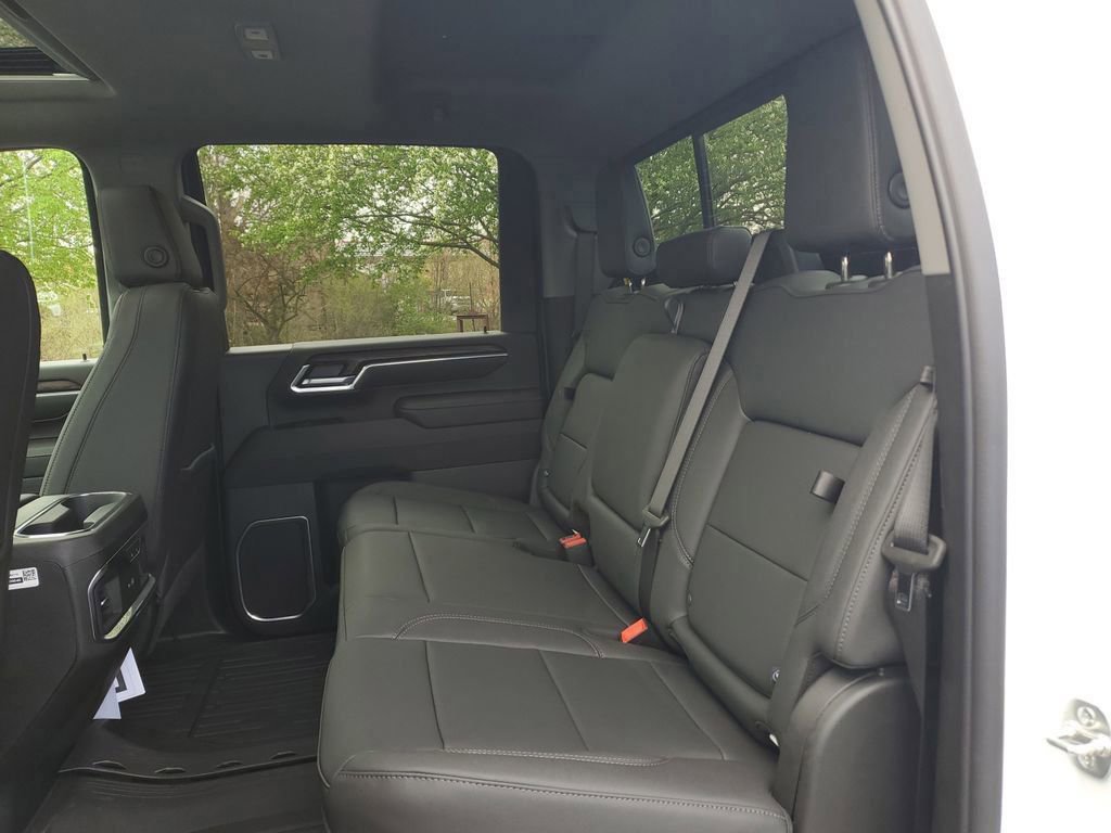 New 2025 GMC Sierra 2500 SLT w/ SLT Premium Package image 9