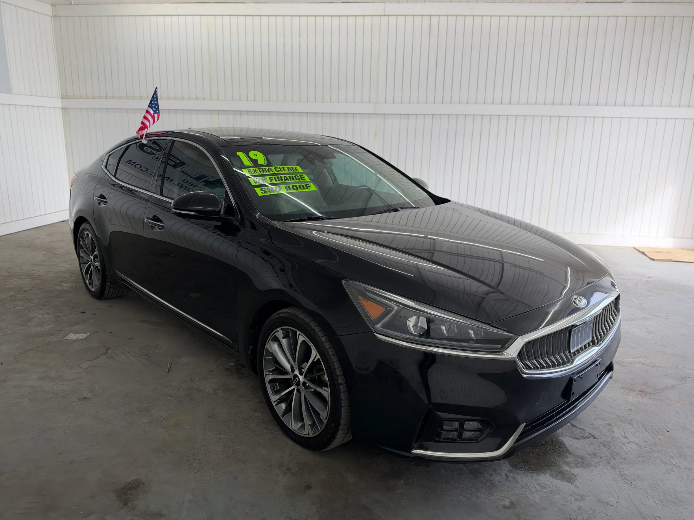 Used 2019 Kia Cadenza Technology FWD image 3
