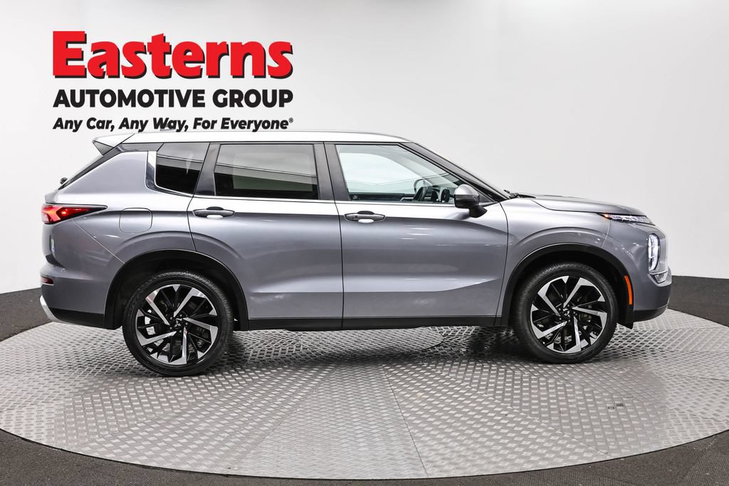 Used 2024 Mitsubishi Outlander SE FWD image 4