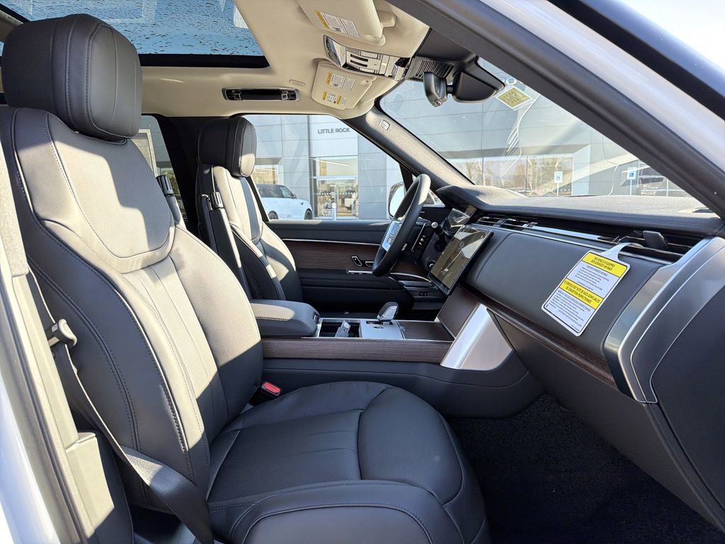 New 2026 Land Rover Range Rover Long Wheelbase SE image 17