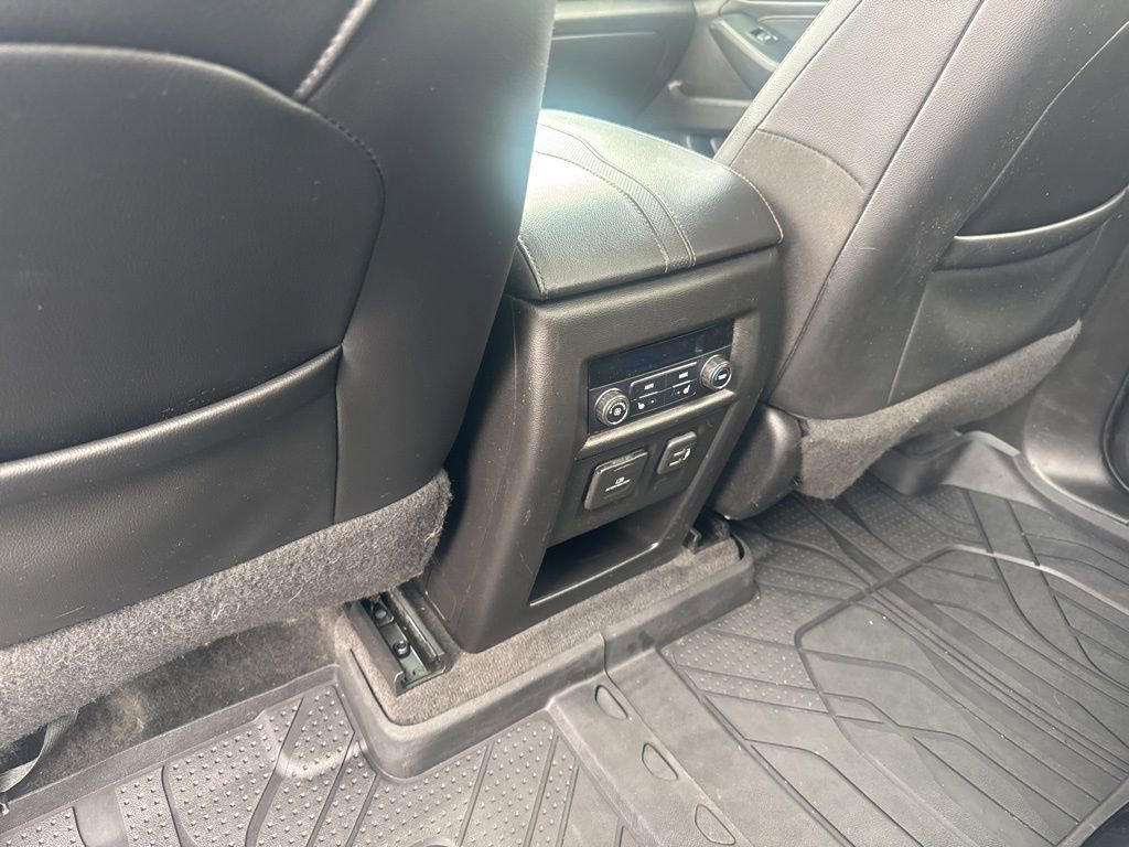 Used 2019 Chevrolet Traverse Premier w/ Redline Edition AWD/4WD image 22