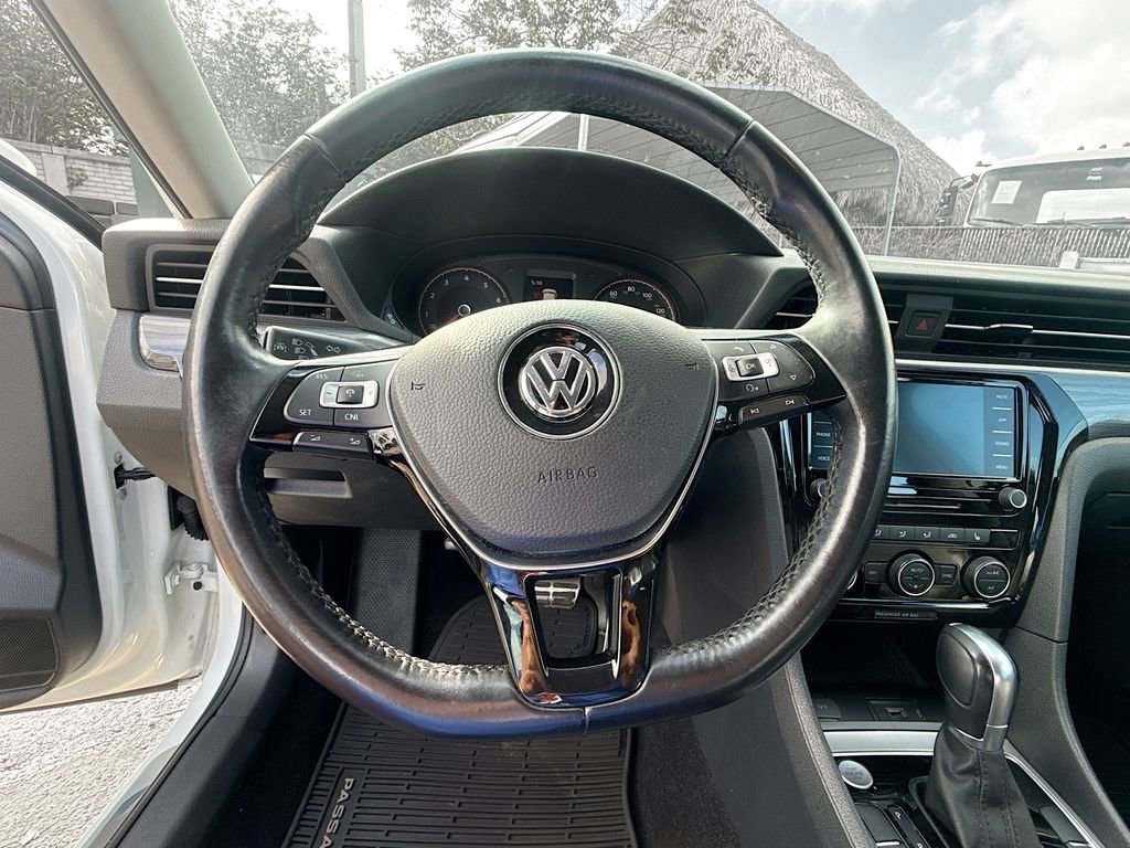 Used 2020 Volkswagen Passat 2.0T R-Line image 12