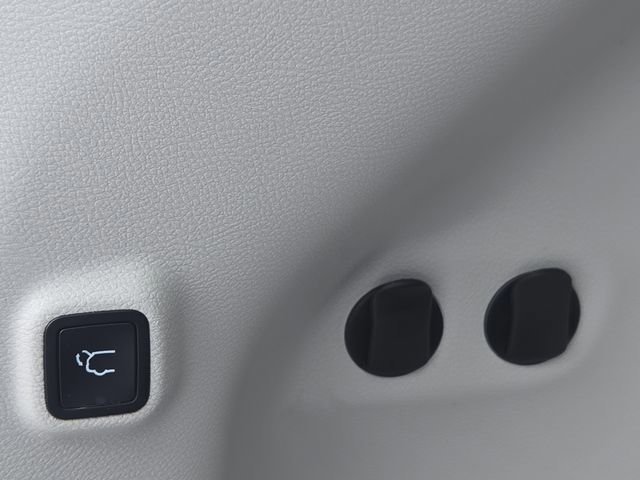 Used 2020 Jeep Cherokee Limited AWD/4WD image 6