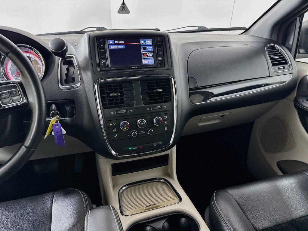 Used 2017 Dodge Grand Caravan SXT FWD image 26