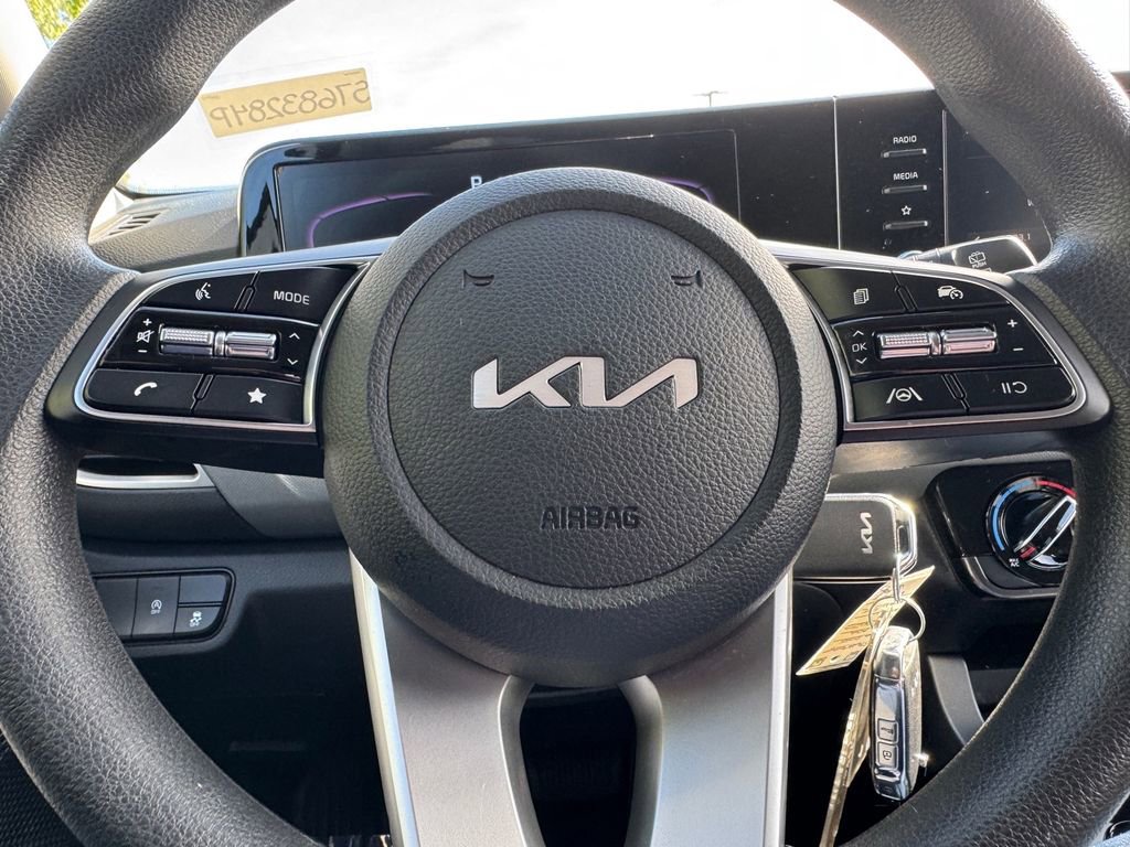 Certified 2025 Kia Seltos LX image 15