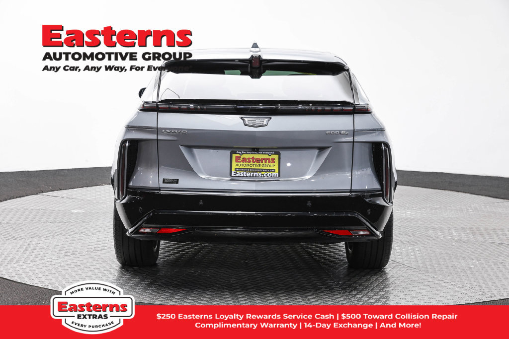 Used 2024 Cadillac Lyriq Luxury AWD/4WD image 7